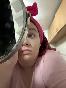 Snapshot of MelanieBrownn chatting on March 9, 2025, 5:17 pm MelanieBrownn online show from March 9, 2025, 5:17 pm