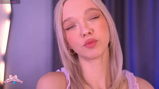  AlinaBailey online show from April 26, 2026, 7:38 am