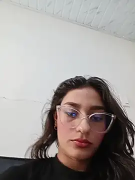 Ary-18 online show from October 27, 2025, 1:34 pm