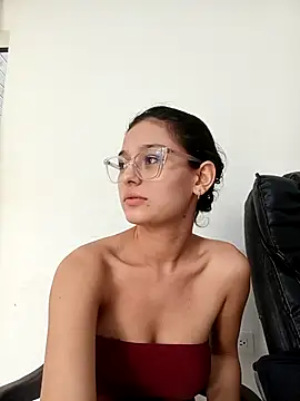 Ary-18 online show from November 1, 2025, 3:06 pm