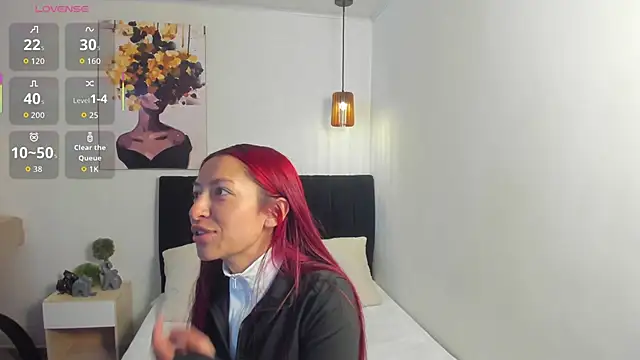 Scarlett  bell online show from October 17, 2025, 1:24 pm