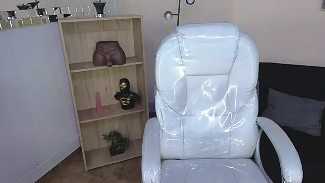 Snapshot of Eliie_Ruizz chatting on December 2, 2025, 8:21 pm Eliie Ruizz online show from December 2, 2025, 8:21 pm