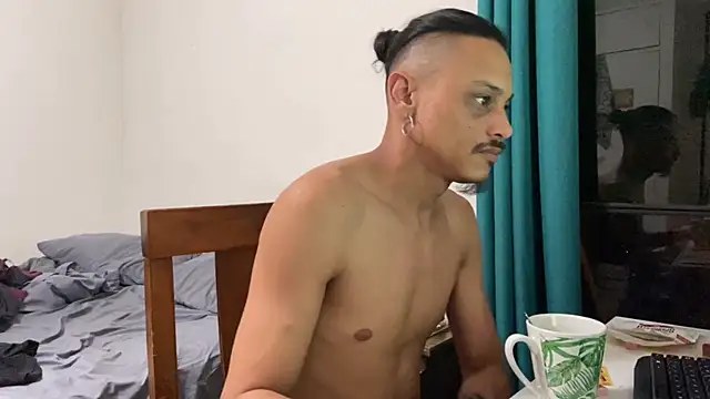 villanocat online show from December 12, 2024, 2:48 am