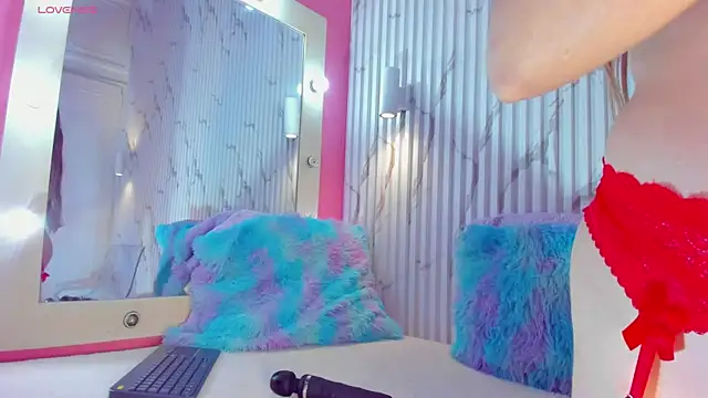 valentina lux online show from October 23, 2025, 8:18 pm