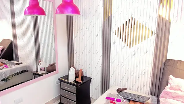 Snapshot of KatherynVidal chatting on October 19, 2025, 5:05 pm KatherynVidal online show from October 19, 2025, 5:05 pm