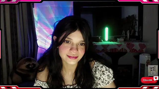 Snapshot of Sarahgin chatting on October 10, 2025, 9:15 pm Sarahgin online show from October 10, 2025, 9:15 pm