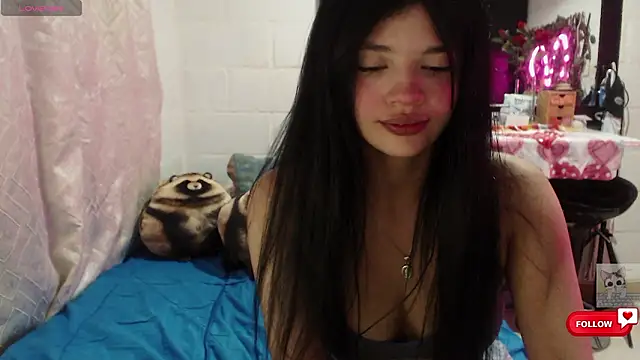 Sarahgin online show from March 6, 2026, 10:21 am