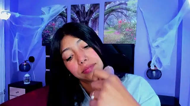 KimberlyVillaLobos online show from November 4, 2025, 11:36 am