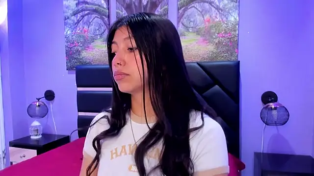 KimberlyVillaLobos online show from November 12, 2025, 11:36 am