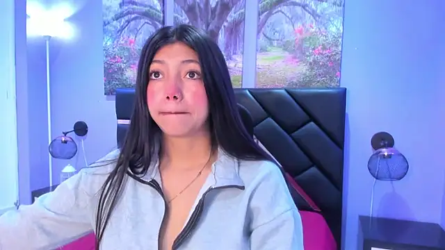 KimberlyVillaLobos online show from November 28, 2025, 11:32 am