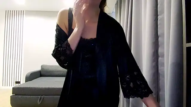 Daniella Lorente online show from February 3, 2025, 6:45 am