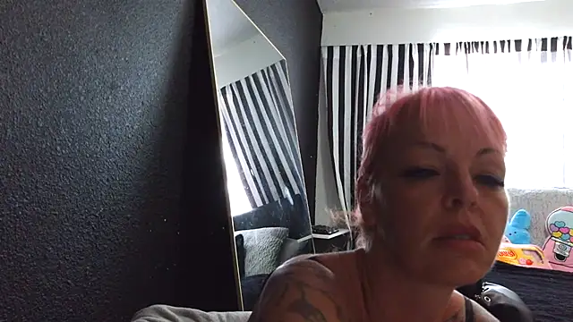 rileyraerhoads online show from September 27, 2025, 9:21 pm