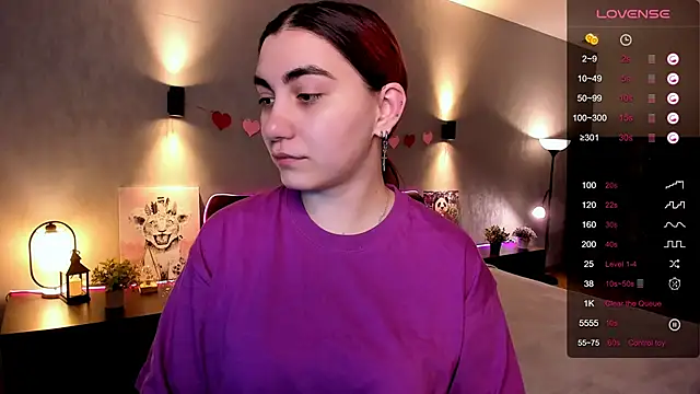 hannacheekss  online show from September 26, 2025, 2:07 am