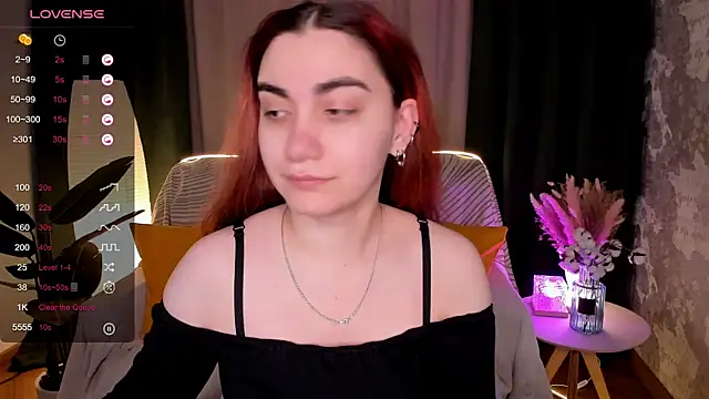 hannacheekss  online show from February 18, 2026, 2:09 am