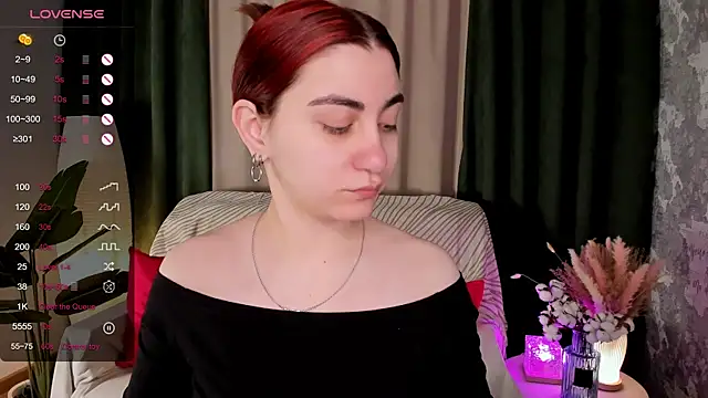 hannacheekss  online show from April 29, 2026, 2:05 am