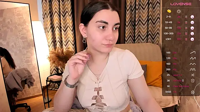 hannacheekss  online show from March 11, 2025, 5:24 am