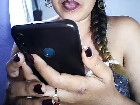 Snapshot of layanah12 chatting on October 24, 2025, 6:29 pm layanah12 online show from October 24, 2025, 6:29 pm