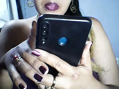 Snapshot of layanah12 chatting on October 27, 2025, 6:53 pm layanah12 online show from October 27, 2025, 6:53 pm