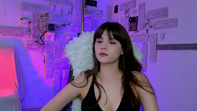 Snapshot of EvaThopson chatting on March 21, 2026, 8:19 am EvaThopson online show from March 21, 2026, 8:19 am