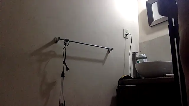 Snapshot of Hxnsovrgon chatting on April 14, 2026, 4:17 am Hxnsovrgon online show from April 14, 2026, 4:17 am