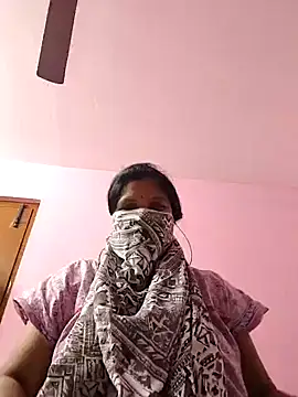 Snapshot of Lilly-queen chatting on January 21, 2025, 7:17 pm Lilly-queen online show from January 21, 2025, 7:17 pm