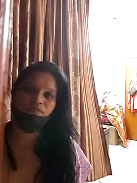 Snapshot of Lilly-queen chatting on February 5, 2025, 10:22 pm Lilly-queen online show from February 5, 2025, 10:22 pm