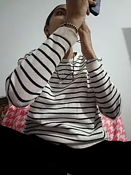 Snapshot of pikubaby chatting on November 29, 2025, 6:52 pm pikubaby online show from November 29, 2025, 6:52 pm