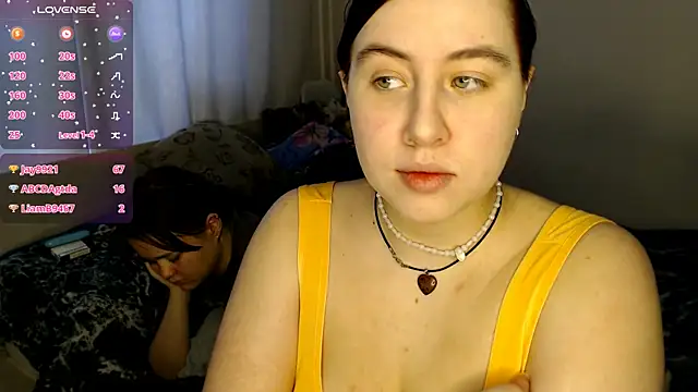 Snapshot of BettyandRich_ chatting on March 10, 2025, 1:00 pm BettyandRich online show from March 10, 2025, 1:00 pm