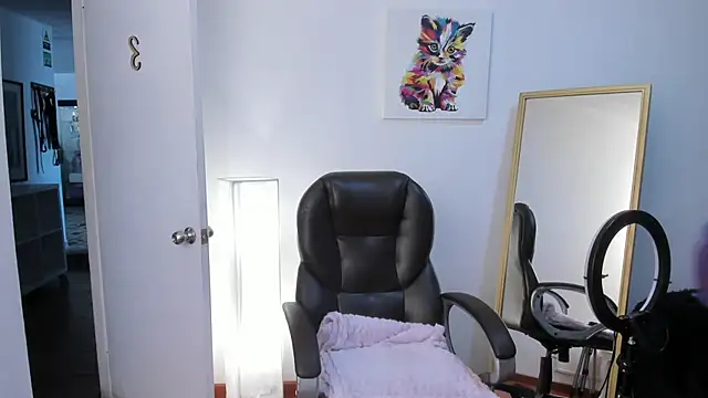 Snapshot of Escarlett_Wii chatting on November 7, 2025, 1:26 pm Escarlett Wii online show from November 7, 2025, 1:26 pm