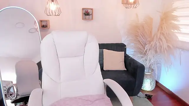 Snapshot of Escarlett_Wii chatting on October 16, 2025, 1:30 pm Escarlett Wii online show from October 16, 2025, 1:30 pm