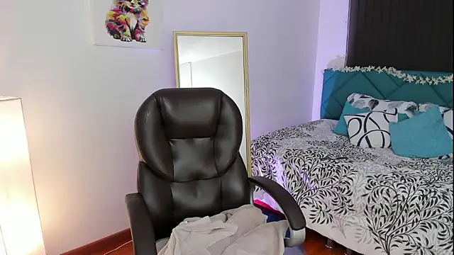 Snapshot of Escarlett_Wii chatting on October 9, 2025, 1:11 pm Escarlett Wii online show from October 9, 2025, 1:11 pm