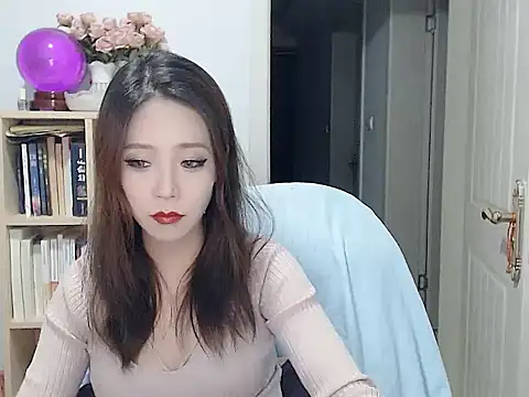 SuSushi728 online show from December 3, 2025, 3:22 pm