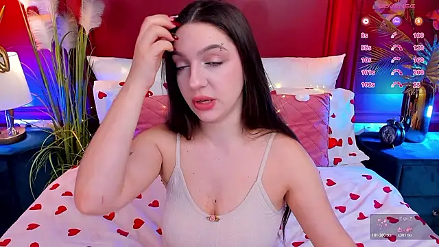 Snapshot of GiaCale chatting on February 13, 2026, 6:24 am GiaCale online show from February 13, 2026, 6:24 am