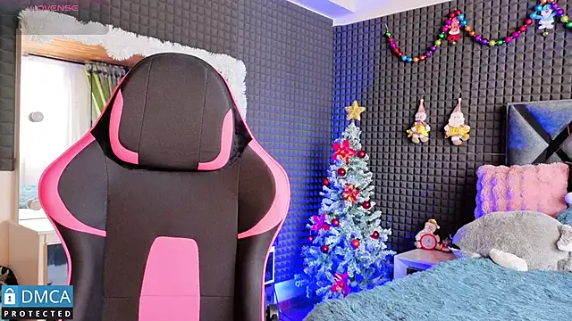 Snapshot of SolBeaumont1 chatting on December 1, 2025, 7:04 pm SolBeaumont1 online show from December 1, 2025, 7:04 pm