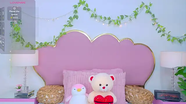 Snapshot of NahiaraReina chatting on November 28, 2025, 1:33 pm NahiaraReina online show from November 28, 2025, 1:33 pm