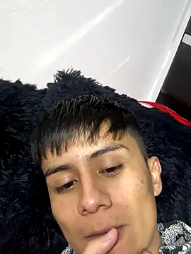 Snapshot of The__Rodriguez chatting on December 2, 2025, 2:45 am The Rodriguez online show from December 2, 2025, 2:45 am