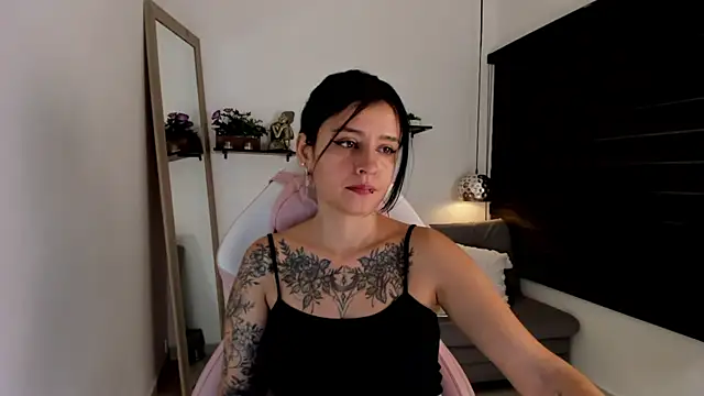 Snapshot of yenny_garcia chatting on July 16, 2026, 3:42 pm yenny garcia online show from July 16, 2026, 3:42 pm