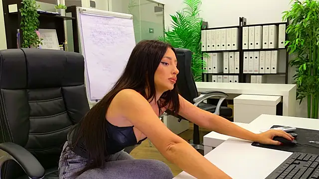 Snapshot of BabesGoesWild chatting on October 7, 2025, 4:46 am BabesGoesWild online show from October 7, 2025, 4:46 am