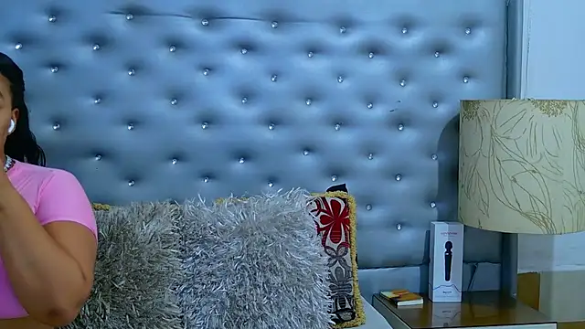 Snapshot of EileenBenzon chatting on August 1, 2026, 5:27 am EileenBenzon online show from August 1, 2026, 5:27 am