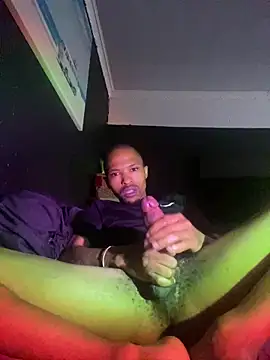 Snapshot of BlueIceCube chatting on November 15, 2025, 8:18 am BlueIceCube online show from November 15, 2025, 8:18 am