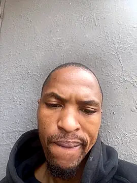 Snapshot of BlueIceCube chatting on November 19, 2025, 1:55 pm BlueIceCube online show from November 19, 2025, 1:55 pm