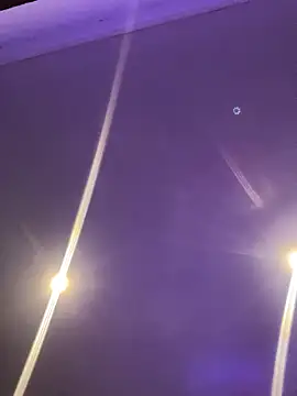 Snapshot of BlueIceCube chatting on September 23, 2025, 3:19 pm BlueIceCube online show from September 23, 2025, 3:19 pm