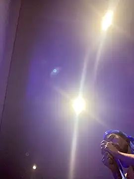 Snapshot of BlueIceCube chatting on October 3, 2025, 3:52 am BlueIceCube online show from October 3, 2025, 3:52 am