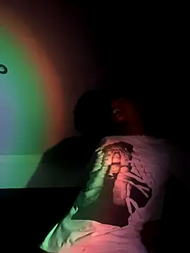 Snapshot of BlueIceCube chatting on November 11, 2025, 6:14 pm BlueIceCube online show from November 11, 2025, 6:14 pm