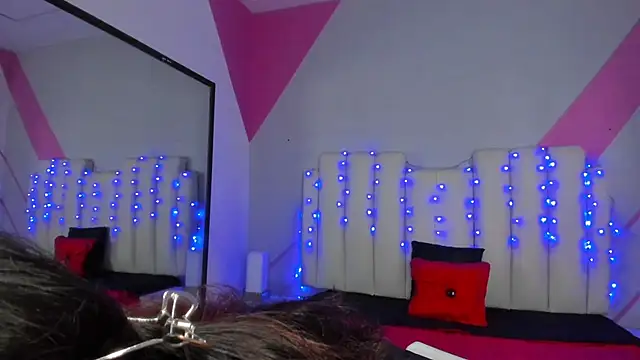 Snapshot of Salome_rouse1 chatting on November 20, 2025, 7:47 pm Salome rouse1 online show from November 20, 2025, 7:47 pm