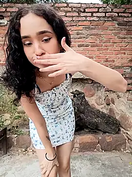 sweet outdoor charm online show from March 4, 2026, 7:54 pm