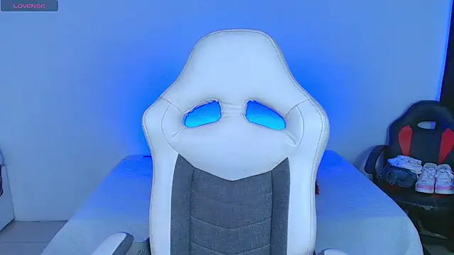 sofiakey online show from April 26, 2026, 3:26 am