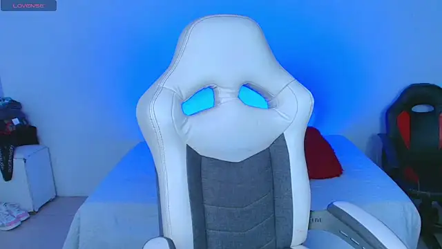 sofiakey online show from April 27, 2026, 5:05 am