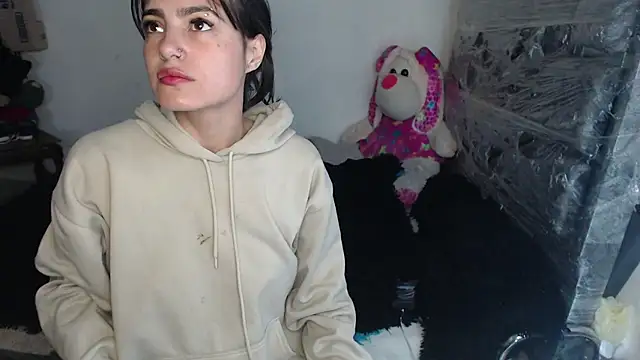 skinny sweet2411 online show from November 28, 2025, 12:49 pm