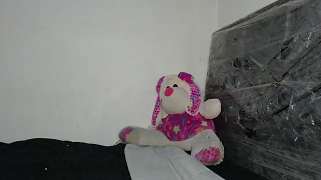 skinny sweet2411 online show from January 9, 2026, 12:17 am